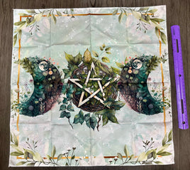 Green Leaf Flower Tarot/Altar Cloth Tapestry