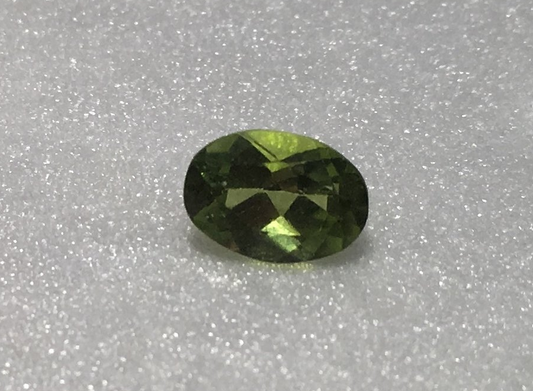 Olivine Beryl 7x5mm Oval .80ct