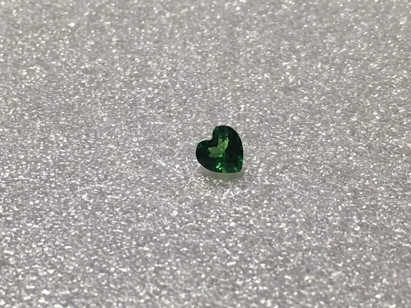 Tsavorite Garnet 3.5mm Heartshape .019ct