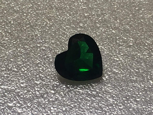 Manmade Emerald 8mm Heartshape 1.80ct