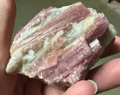 Tourmaline vr Rubellite Minas Gerais, Brazil