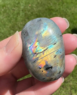 Flashy Labradorite Palmstone #2