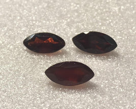 Mozambique Garnet 10x5mm Marquise