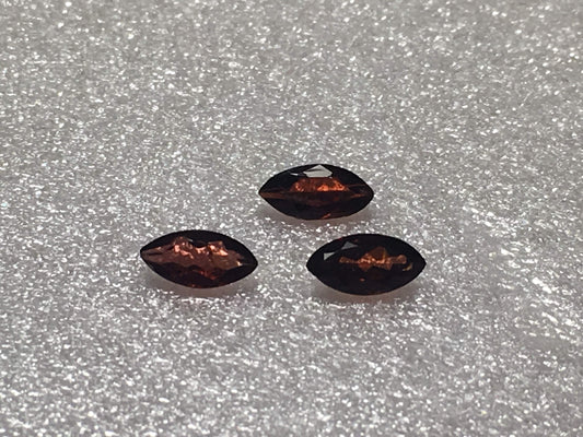 Mozambique Garnet 6x3mm Marquise