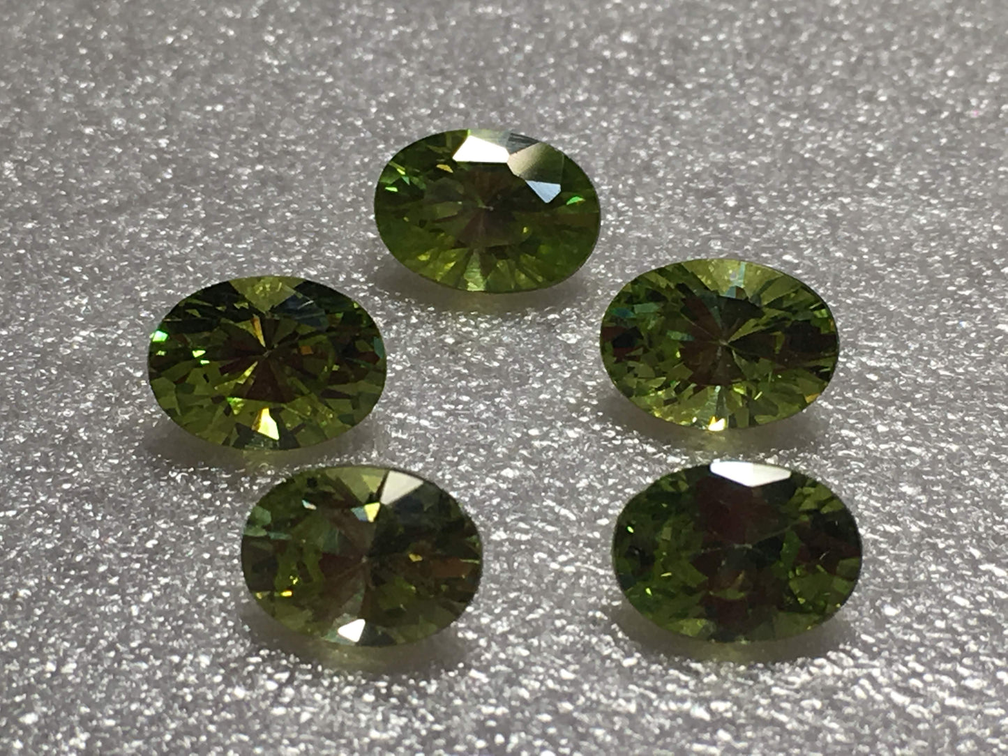 Oval Lime 7x5mm Cz