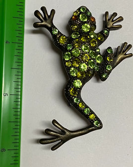 Climbing Frog Pin