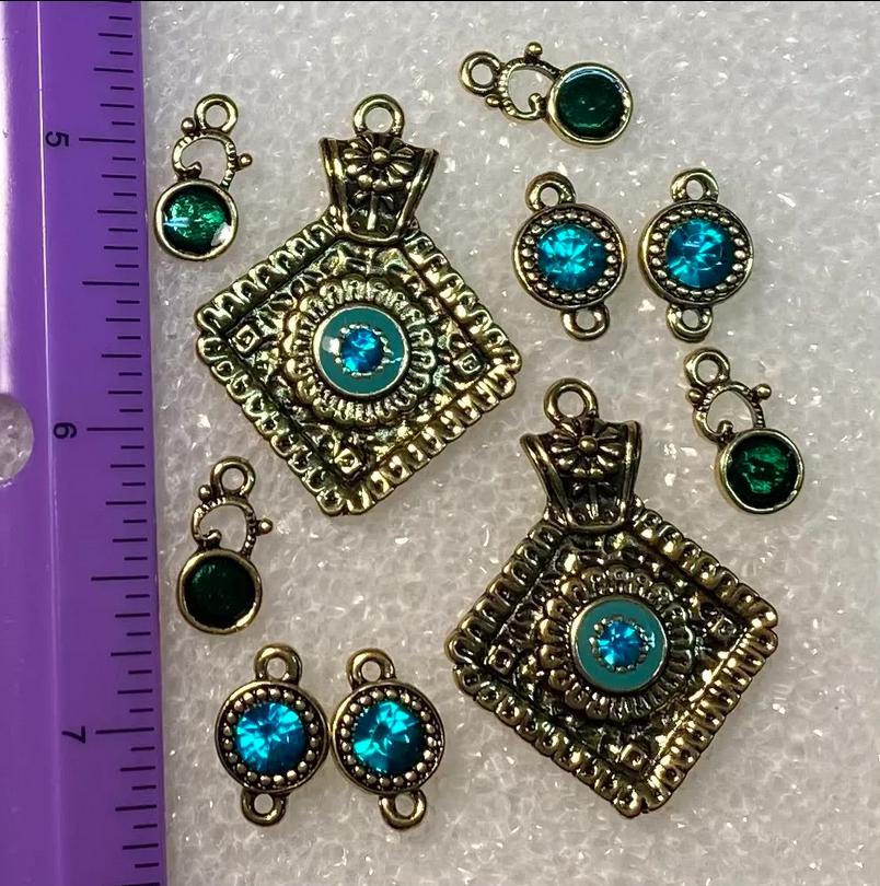 Set of (10) Pendants/Components