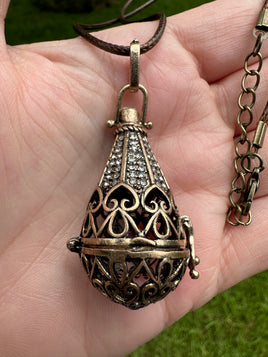 Teardrop Filigree Pendant That Opens