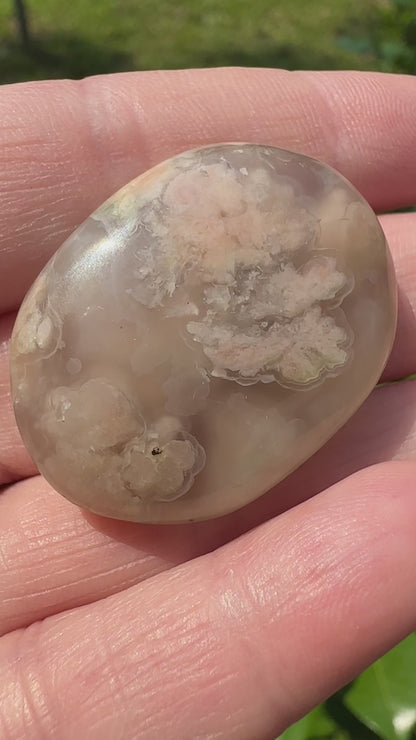 Flower Agate Palm Stone